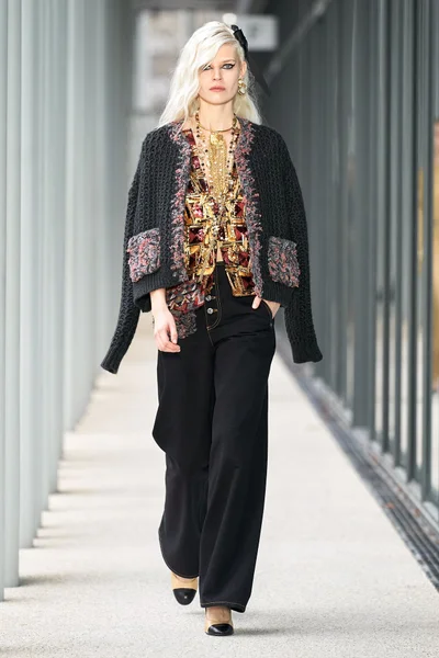 Look 26